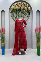 Load image into Gallery viewer, Beautiful Muslin Cotton fabric With Digital Print Handwork Salwar Suit
