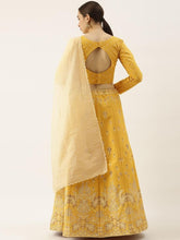 Load image into Gallery viewer, Appealing Silk Zari Work Lehenga Choli For Wedding Wear
